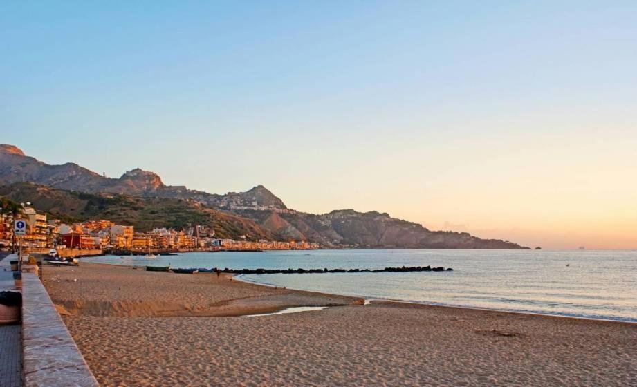 Appartamento Da Nella Giardini-Naxos Kültér fotó